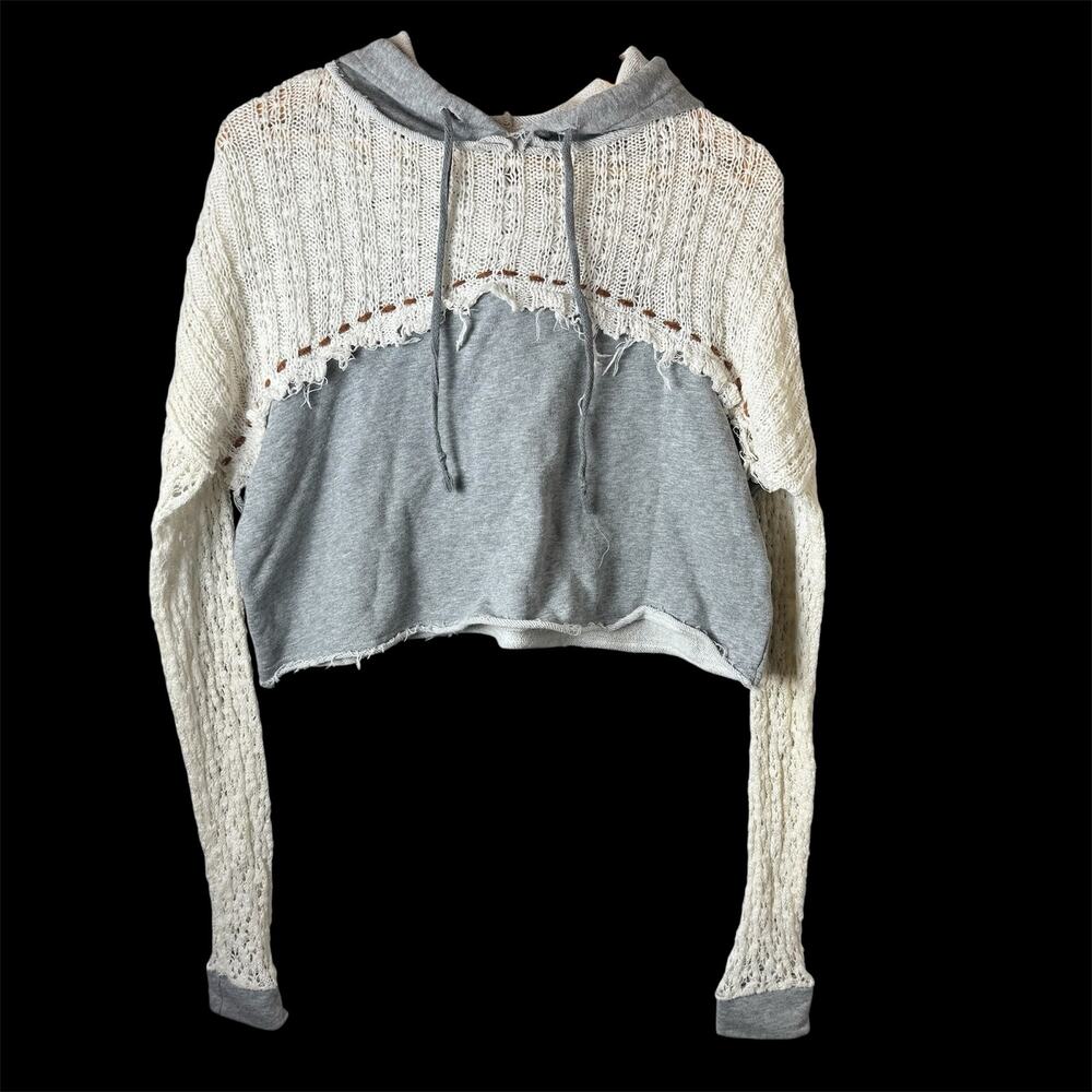 BKE Gimmicks Top Women's Boho Hooded Crochet Cropped Y2K Gray Western Lagenlook